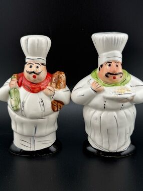 Vintage WCL Ceramic Bistro Chef Salt and Pepper Shaker Set Kitchen Decor Theme